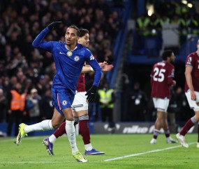 ios版下载-佩德罗谈戴帽：这是梦幻般的夜晚 詹姆斯让我在球迷面前跳桑巴